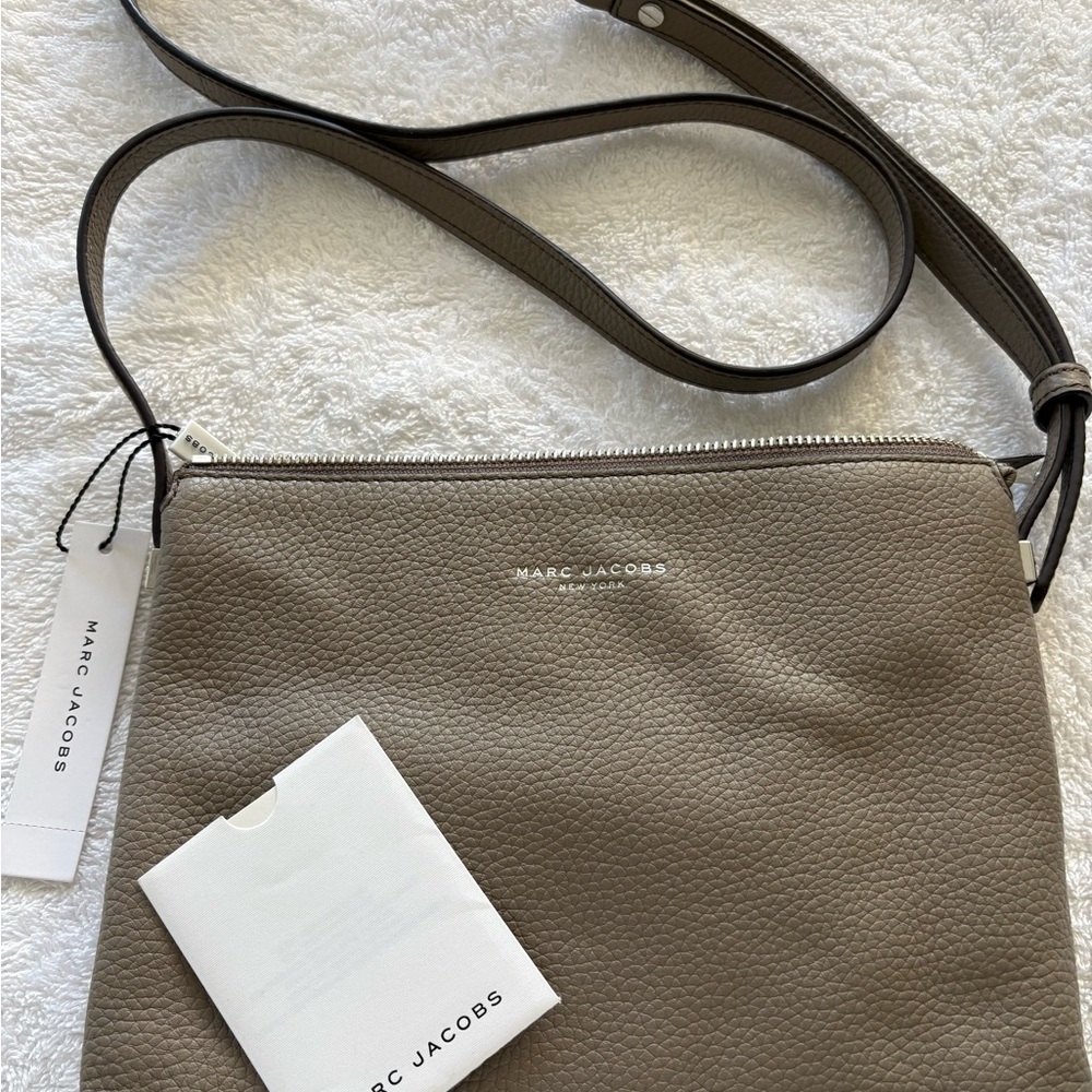 Marc Jacobs Taupe Pebbled Leather Crossbody